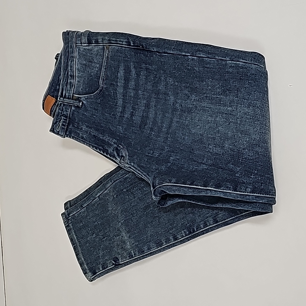 MOTHER Insider Crop Step Fray Not Guilty